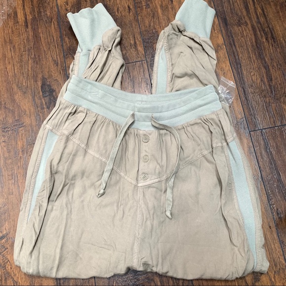 NEW Free People Easy Street Joggers in Khaki - Picture 4 of 6